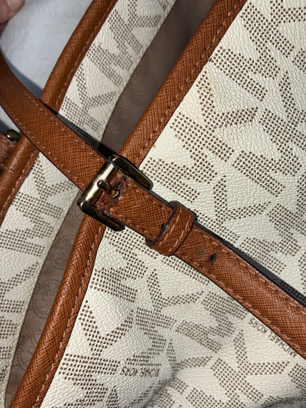 Michael Kors Signature Canvas Tote in Vanilla and Acorn Trim - Picture 7 of 9